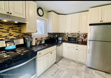 7785 Lake Shore Dr, Pocono Lake, PA 18347 - photo 7