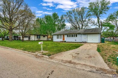 1917 SW 34th St, Topeka, KS 66611 - photo 4