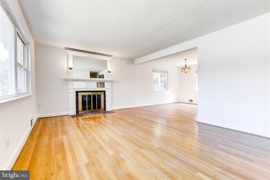 5622 Yorktown Blvd, Arlington, VA 22207 - photo 2