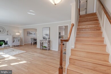 9106 Glenbrook Rd, Fairfax, VA 22031 - photo 5