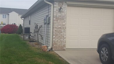 1358 Swan Dr, Franklin, IN 46131 - photo 2