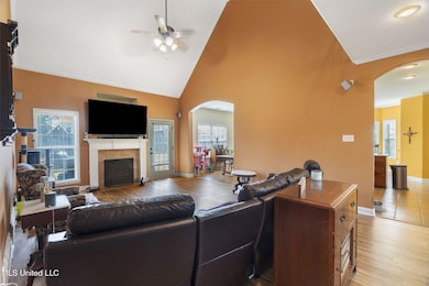 6-web-or-mls-69 Lake Pointe Dr-06