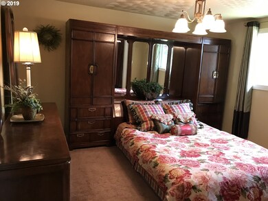 Bedroom, Primary