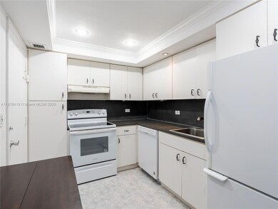 Carriage Club North unit 1105, Miami Beach, FL 33140 - photo 7