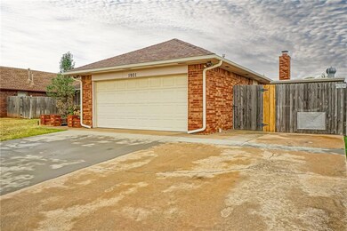 1901 Briarhill St, Moore, OK 73160 - photo 3