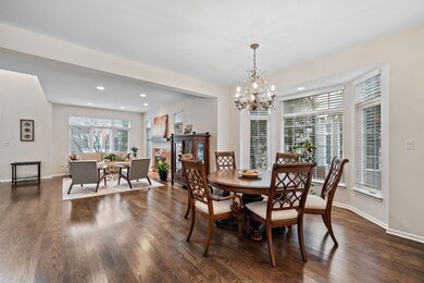 4272 Linden Tree Ln, Glenview, IL 60026 - photo 7