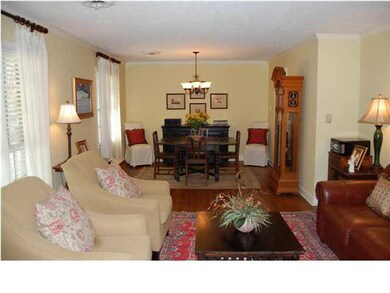 Living/dining room