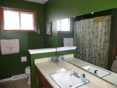 1337 Kellogg Ave, Janesville, WI 53546 - photo 7