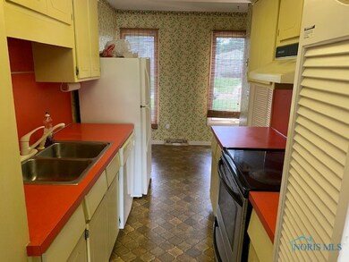 5204 Regency Dr, Toledo, OH 43615 - photo 3