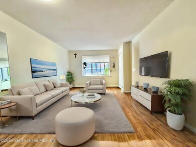 75 Essex Dr unit 2G, Staten Island, NY 10314 - photo 7