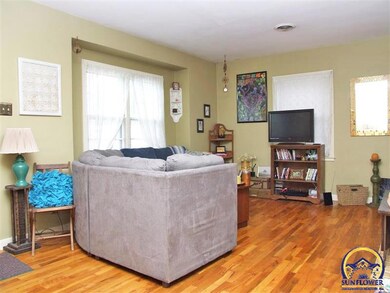 2212 SW Boswell Ct, Topeka, KS 66611 - photo 2