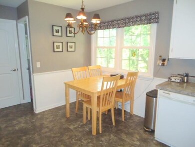 Kitchen Kitchen Dinette
