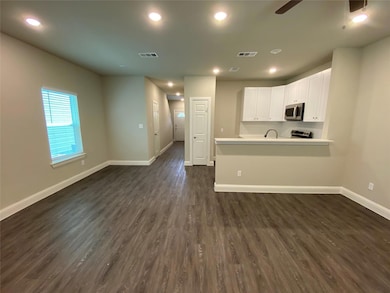 813 W Coffin St unit 813, Denison, TX 75020 - photo 3