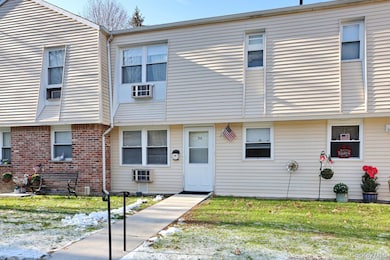 20 Main St unit 39, Garnerville, NY 10923 - photo 2