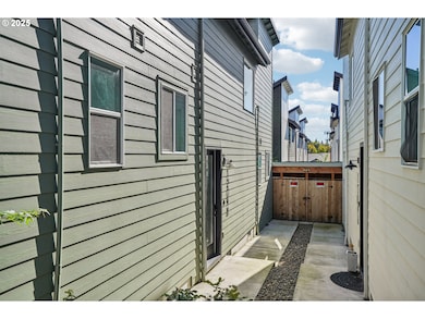 12098 SE Pine St, Portland, OR 97216 - photo 5