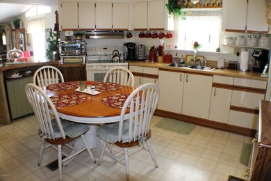 18 Kitchen