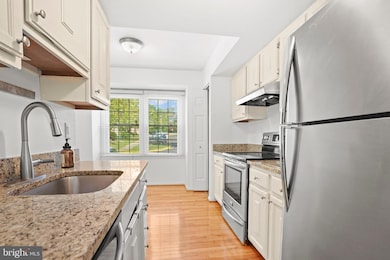 4869 Nash Dr, Fairfax, VA 22032 - photo 3