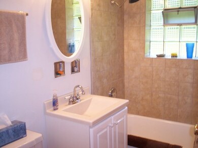 11940 Oceola Dr, Algonquin, IL 60102 - photo 5