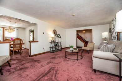 19 Sparhawk Dr, Burlington, MA 01803 - photo 4