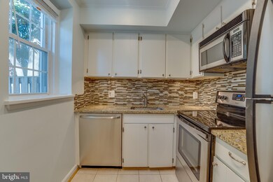 3007 S Buchanan St unit A1, Arlington, VA 22206 - photo 7