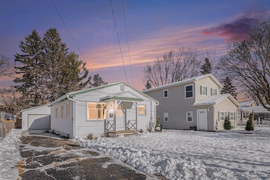 907 Tisdale Ave, Lansing, MI 48910 - photo 3