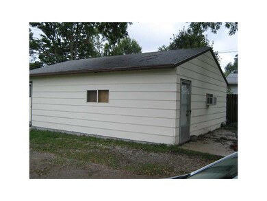 Shop/Service Bay(s). Heated and insulated craft sh