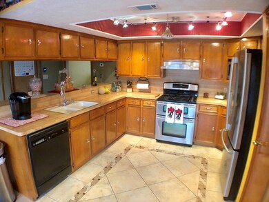 3404 Wentletrap St, Bay City, TX 77414 - photo 4