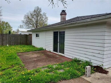 374 Gayle Dr, Sheffield Lake, OH 44054 - photo 3