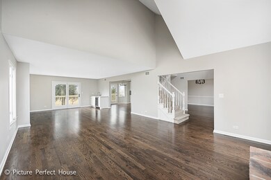 2533 Braddock Dr, Naperville, IL 60565 - photo 3