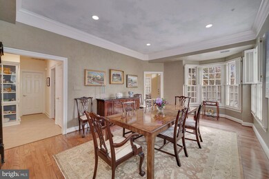 8517 Gavin Manor Ct, Chevy Chase, MD 20815 - photo 5