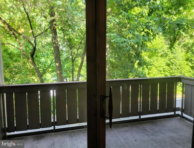 111 Cross Keys Rd unit R111D, Baltimore, MD 21210 - photo 3