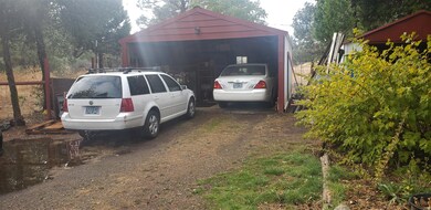 det. 2 car garage