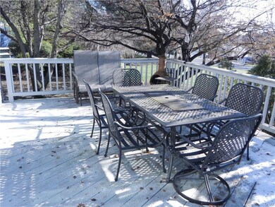 1422 Valley View Cir, Orefield, PA 18069 - photo 7