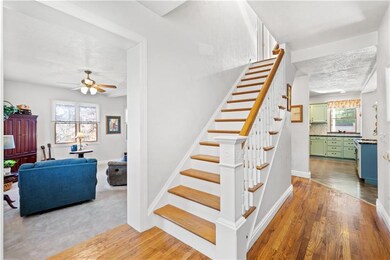 OAK HD FL ENTRY & STAIRWAYS