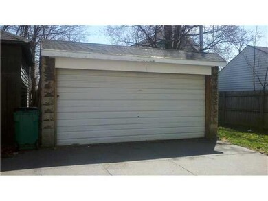 Parking Lot/Garage