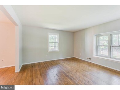 926 Locksley Ln, West Deptford, NJ 08096 - photo 3