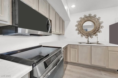 5167 Greene Ln unit L, Las Vegas, NV 89119 - photo 3