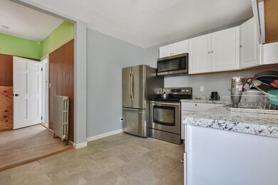 10 Holly St, Lawrence, MA 01841 - photo 4