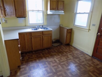 860 Beaver Ave, Midland, PA 15059 - photo 2