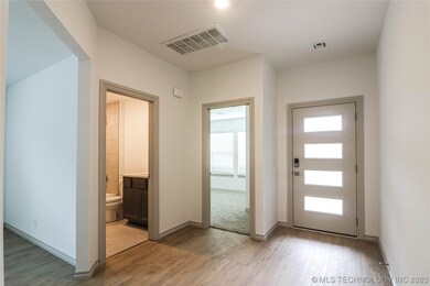 2426 W Charleston St, Broken Arrow, OK 74011 - photo 3