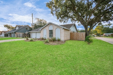 2539 Woodsdale Blvd, Houston, TX 77038 - photo 2
