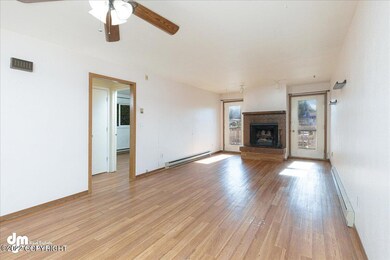03-Living Room 20220705-DW-8453