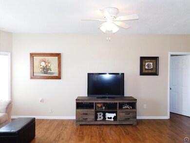 112 W 1st St, Hoyt, KS 66440 - photo 6