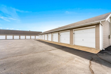 300 E Medusa St unit 5D, Syracuse, IN 46567 - photo 2