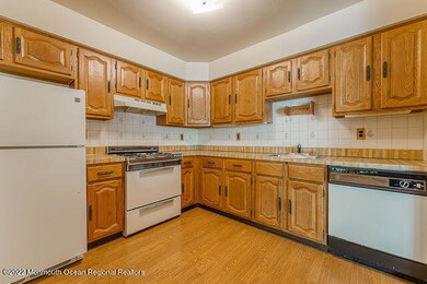 56 Inverness Ct, Matawan, NJ 07747 - photo 5
