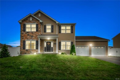 Eagles Landing colonial - immaculate and move in r