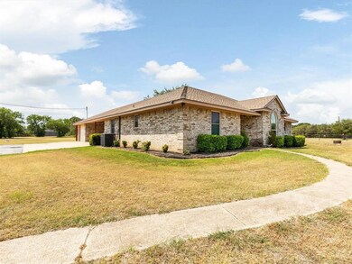 1960 Reynolds Dr, Azle, TX 76020 - photo 2