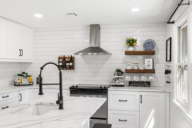 223 E Washington St, Hanson, MA 02341 - photo 5