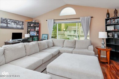 03-Living Room_IMG_4928