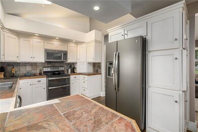 10311 W 73rd Terrace, Shawnee, KS 66203 - photo 4